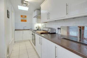 هتل Sunny Cottage | By My Getaways | Free Parking
