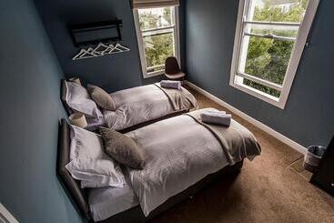هتل The Mariners Guesthouse