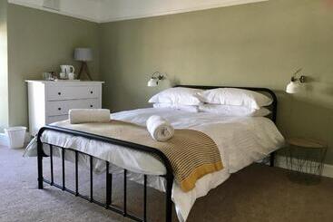 هتل The Mariners Guesthouse