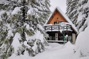 هتل Traveland Butique Resort Poiana Brasov