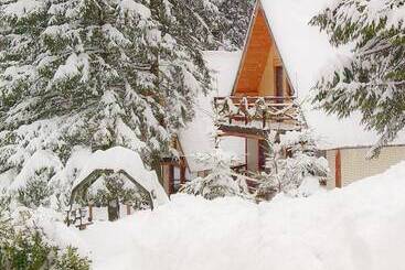 هتل Traveland Butique Resort Poiana Brasov