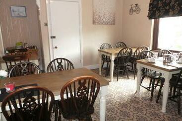 هتل Tynedale Guest House