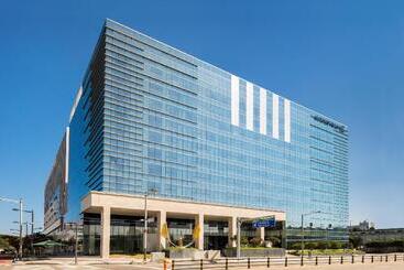 هتل Golden Tulip Incheon Airport