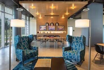 هتل Aloft Miami Aventura
