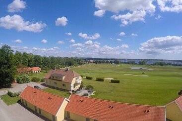 هتل Araslöv Golf & Resort