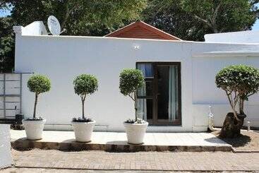 هتل Blue S Guest House