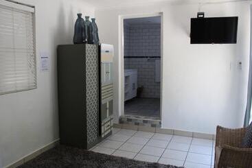 هتل Blue S Guest House