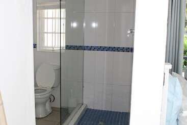 هتل Blue S Guest House