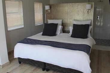 هتل Blue S Guest House