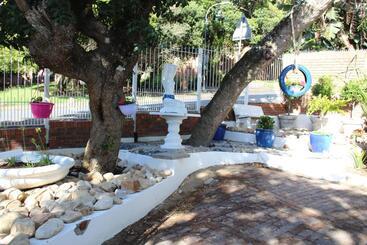 هتل Blue S Guest House
