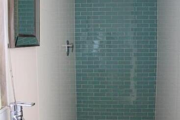 هتل Blue S Guest House
