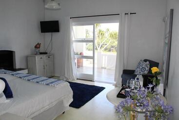 هتل Blue S Guest House