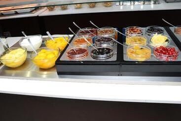هتل Breeze Boutique Athens