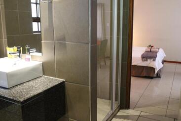 هتل Cu Guest House