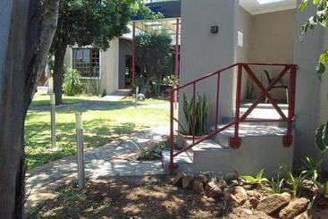 هتل Cu Guest House