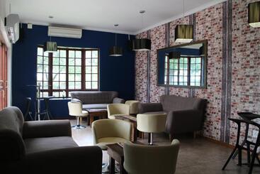 هتل Cu Guest House