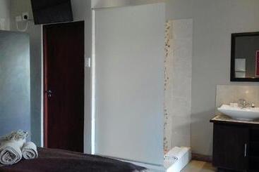 هتل Cu Guest House
