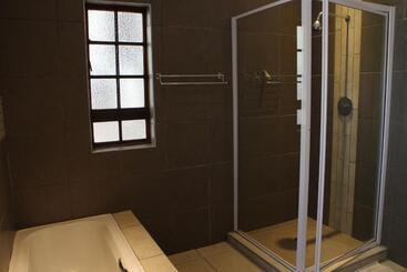 هتل Cu Guest House