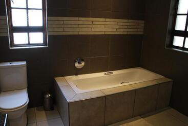 هتل Cu Guest House
