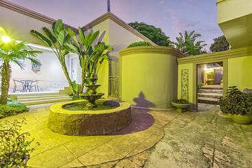 هتل Dunton Guest House