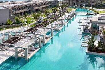 هتل Euphoria Resort All Inclusive