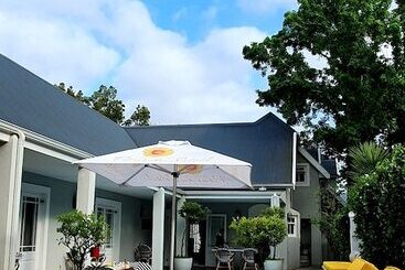 هتل Fleur Du Soleil Luxury Guesthouse