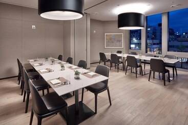 هتل Four Points By Sheraton Seoul, Gangnam