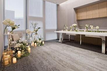 هتل Four Points By Sheraton Seoul, Gangnam