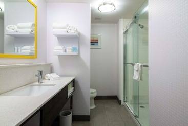 هتل Hampton Inn & Suites Allen Park