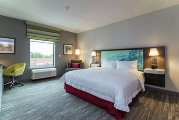 هتل Hampton Inn & Suites Allen Park
