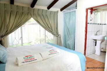 هتل Harmony Guest House