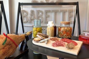 هتل Hilton Garden Inn Bordeaux Centre