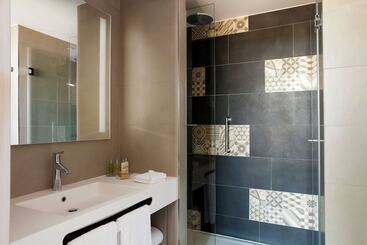 هتل Hilton Garden Inn Bordeaux Centre