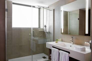 هتل Hilton Garden Inn Bordeaux Centre