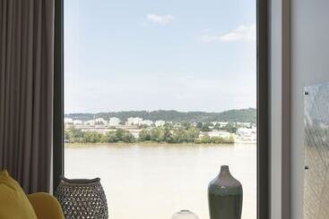 هتل Hilton Garden Inn Bordeaux Centre