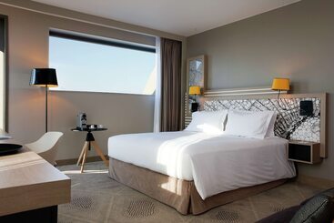 هتل Hilton Garden Inn Bordeaux Centre