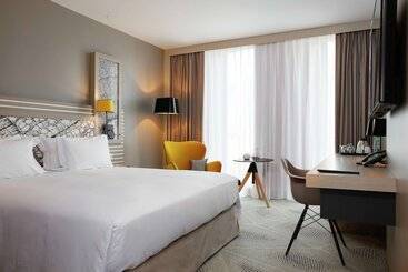 هتل Hilton Garden Inn Bordeaux Centre