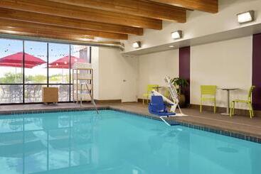هتل Home2 Suites By Hilton Elko
