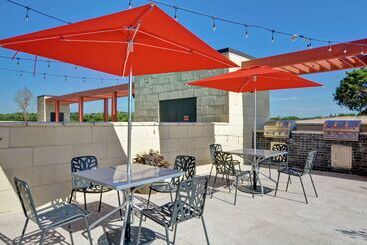 هتل Home2 Suites By Hilton Mckinney