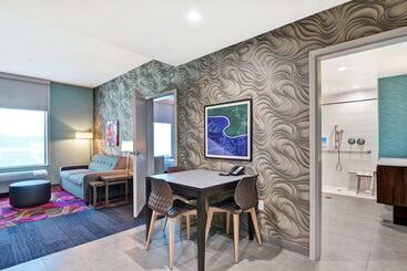 هتل Home2 Suites By Hilton Mckinney