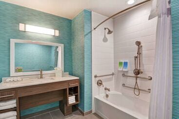 هتل Home2 Suites By Hilton Mckinney