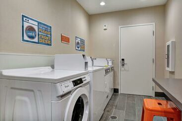 هتل Home2 Suites By Hilton Mckinney