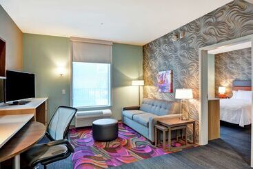 هتل Home2 Suites By Hilton Mckinney