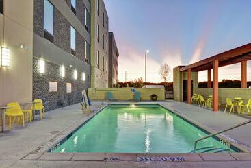 هتل Home2 Suites By Hilton Mckinney