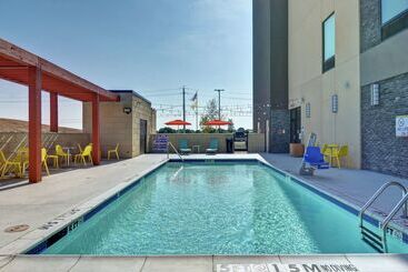 هتل Home2 Suites By Hilton Mckinney
