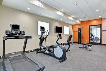 هتل Home2 Suites By Hilton Mckinney