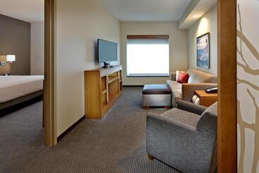 هتل Hyatt Place Warwick/providence Airport