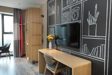 هتل Ibis Chengdu Meizhou Center