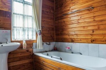 هتل Impala Niezel Lodge