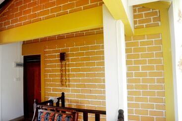 هتل Shyni Tourist Guesthouse